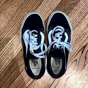 Black vans Old Skool